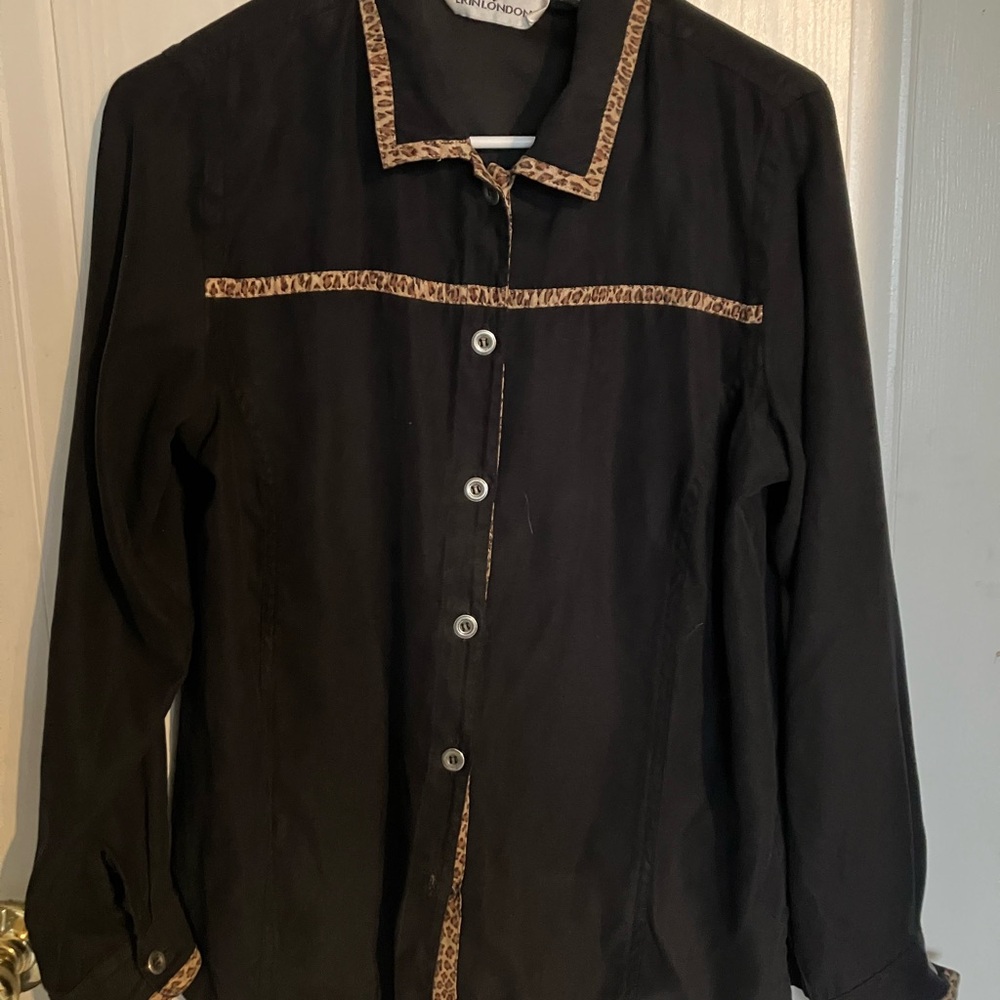 Women’s M Velvet Leopard print blouse. 
Very soft to the touch.